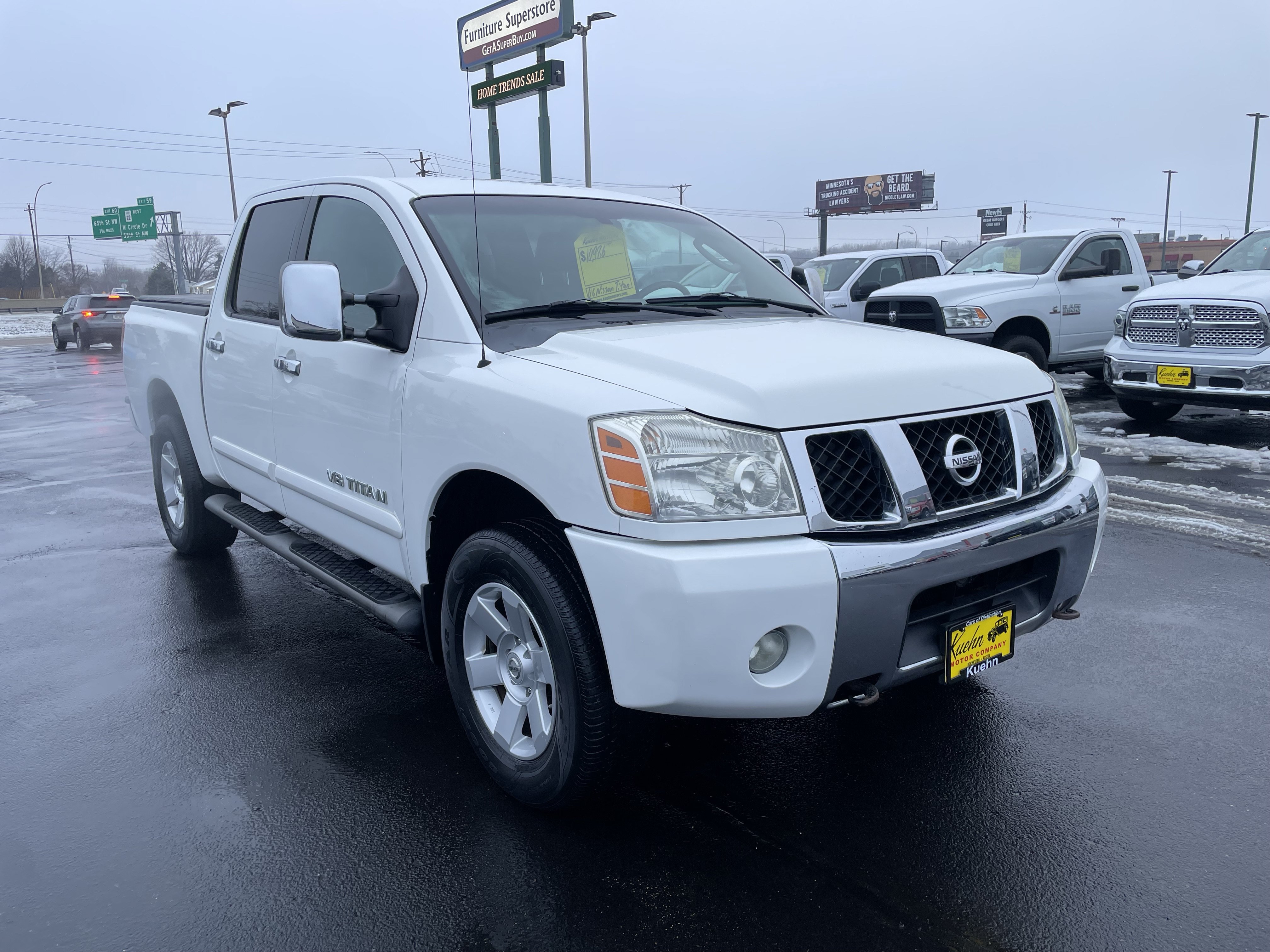 Used 2006 Nissan Titan LE w/ (T01) Tow Pkg AWD/4WD image 2