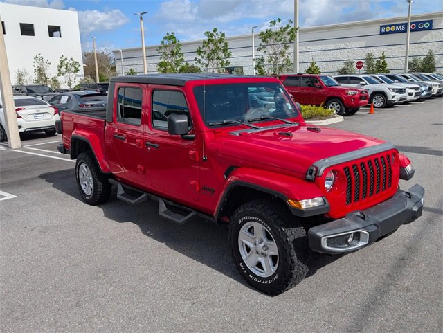Used 2022 Jeep Gladiator Sport image 2