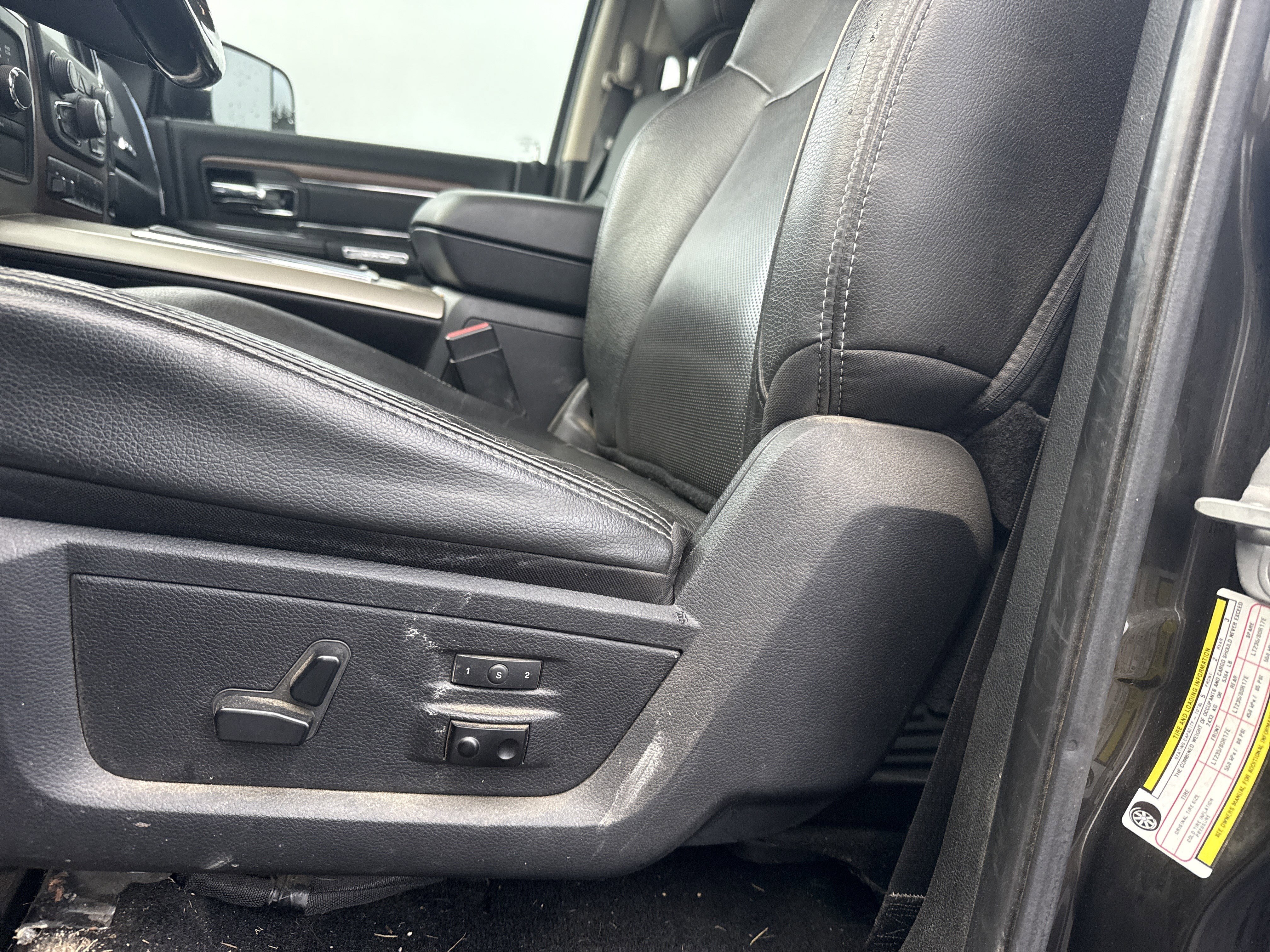 Used 2013 RAM 3500 Laramie image 20