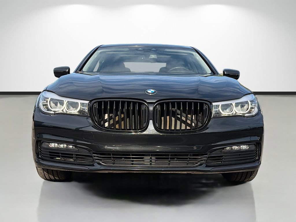 Used 2018 BMW 740i image 8