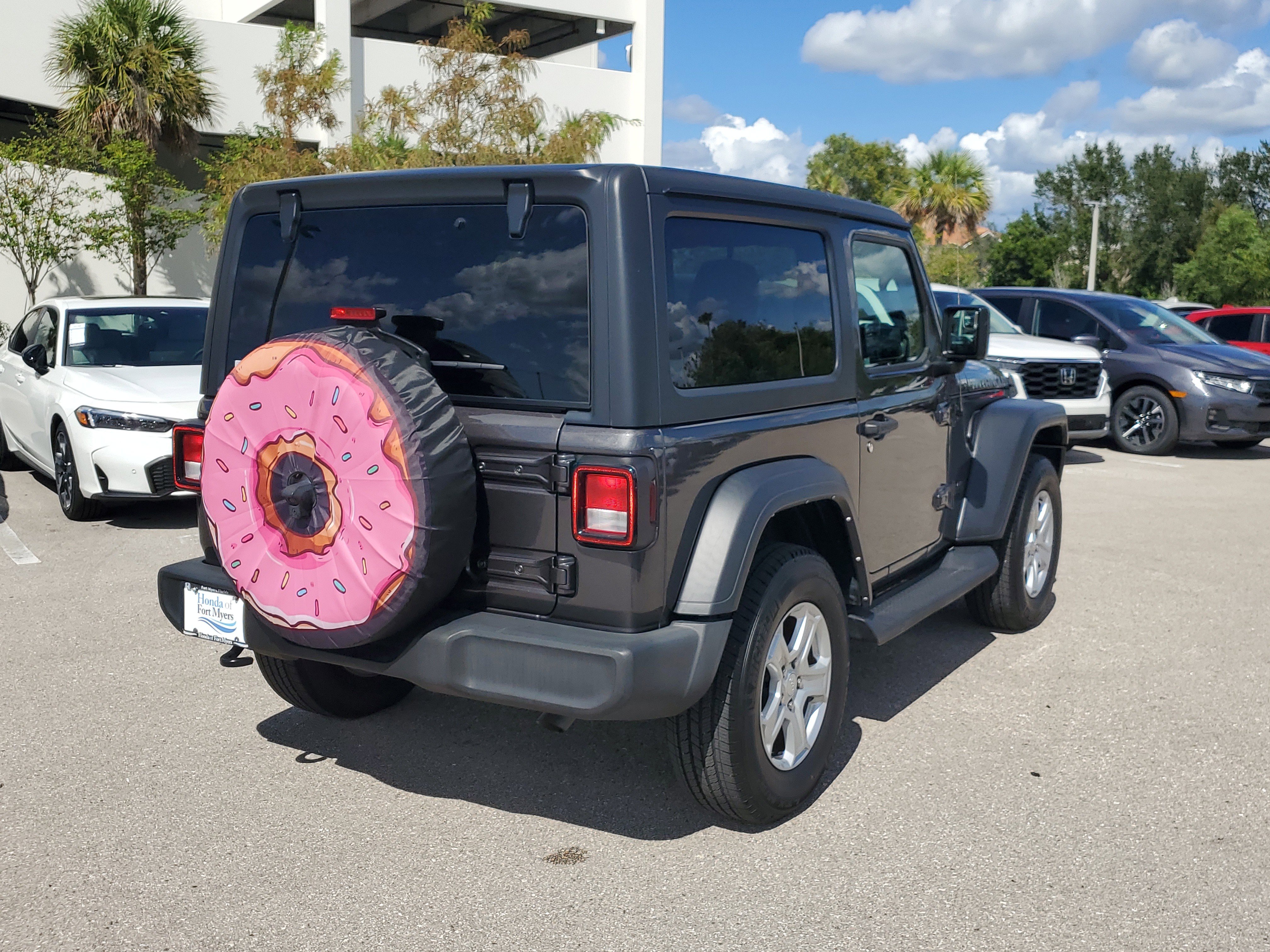 Used 2022 Jeep Wrangler Sport S image 4