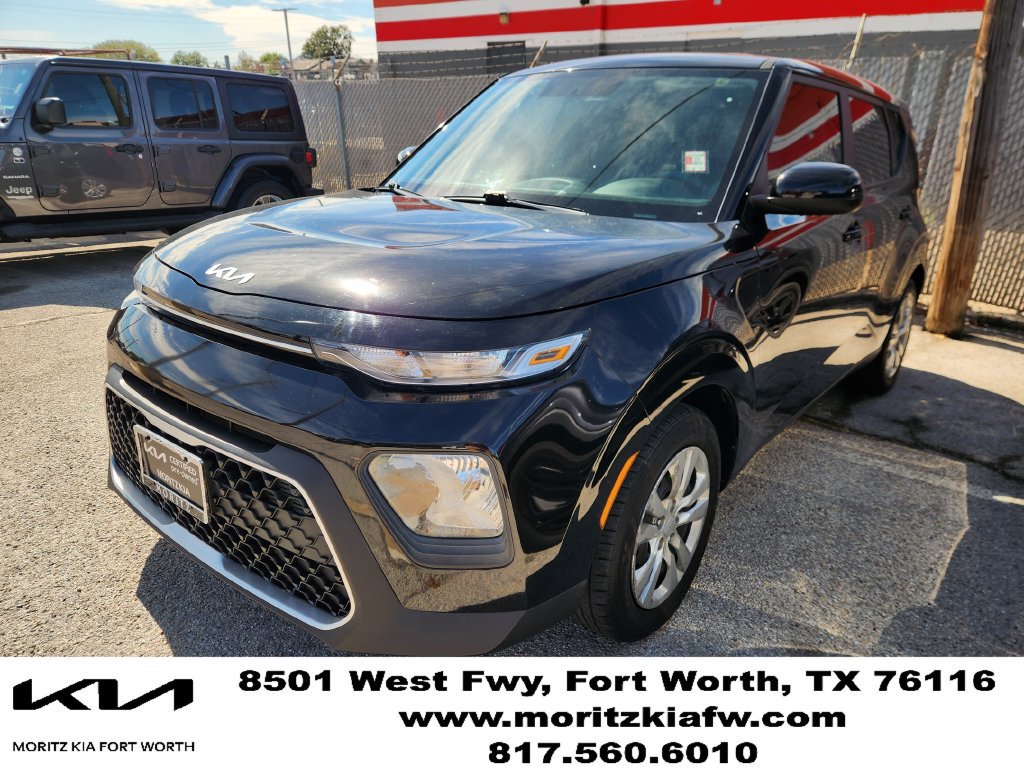 Certified 2022 Kia Soul LX FWD image 2