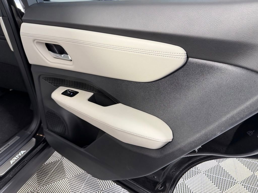 Used 2023 Nissan Ariya AWD image 30