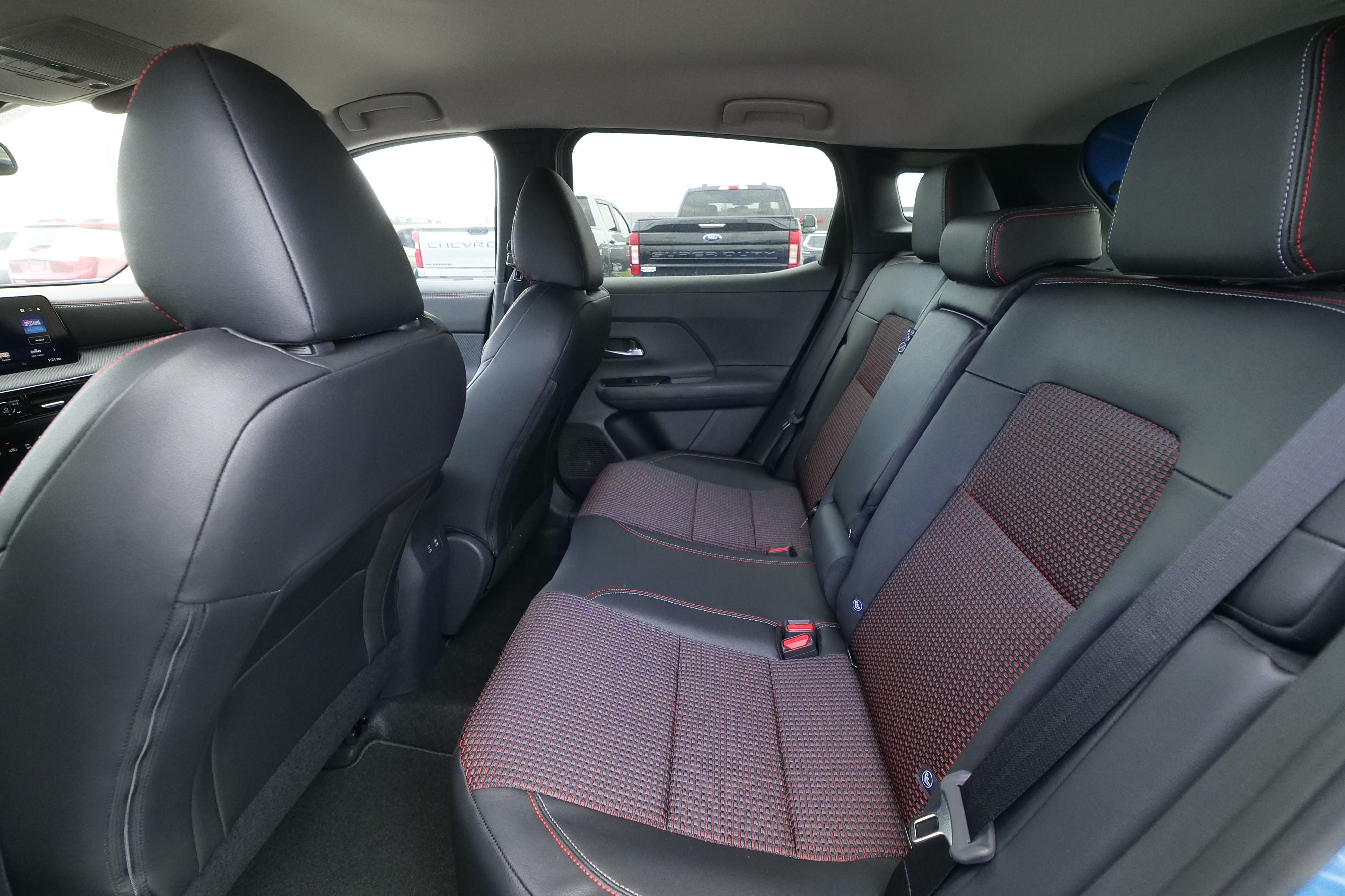 New 2026 Nissan Kicks SR w/ Cold Weather Package AWD/4WD image 15
