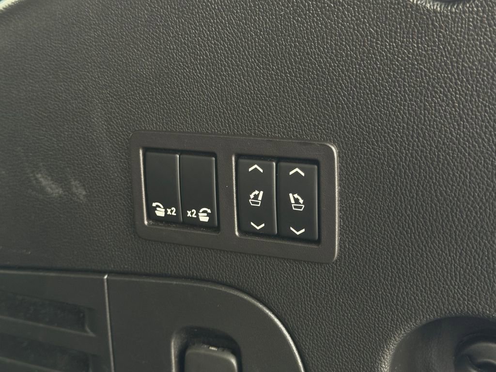 Used 2019 Cadillac Escalade Luxury AWD/4WD image 22