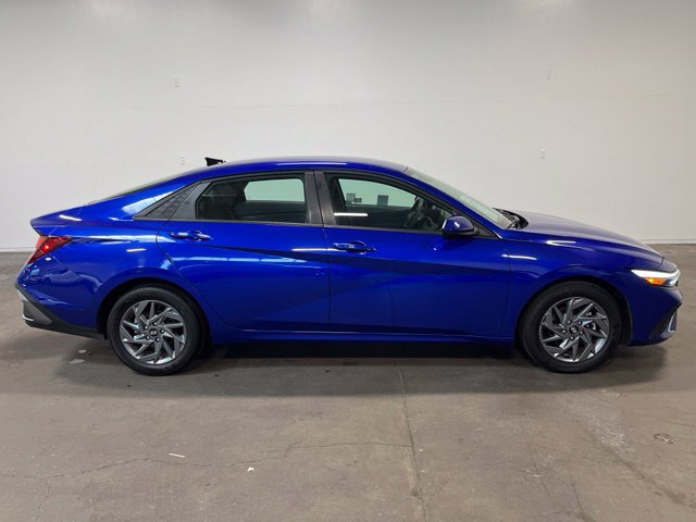 Used 2024 Hyundai Elantra SEL FWD image 2