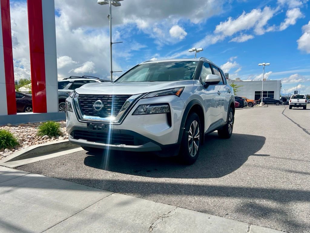Used 2023 Nissan Rogue SV w/ SV Premium B Package AWD/4WD image 2