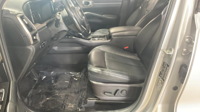 Used 2021 Kia Sorento EX w/ EX AWD X-Line Package image 28