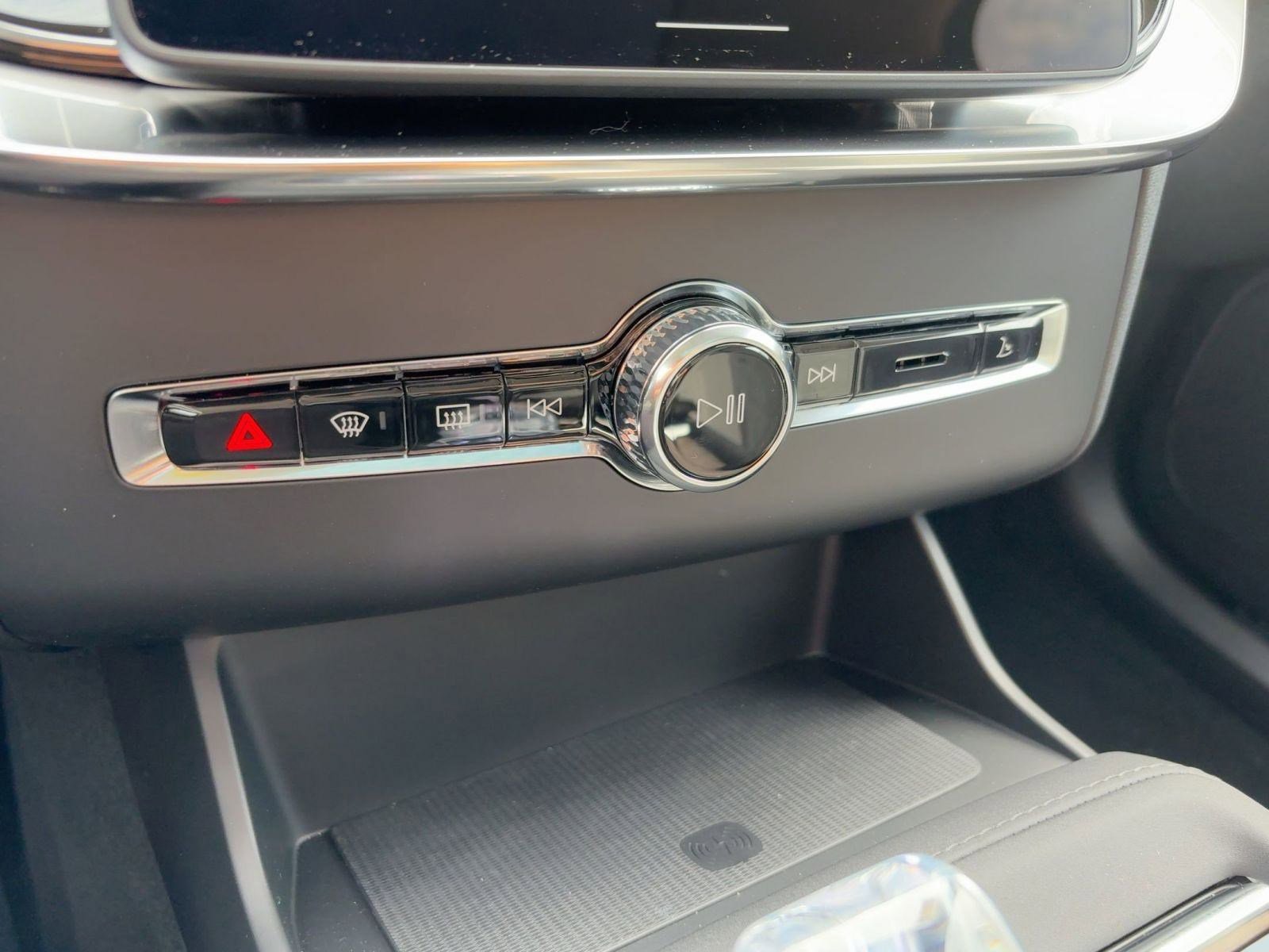 New 2026 Volvo XC90 B6 Plus w/ Protection Package image 19