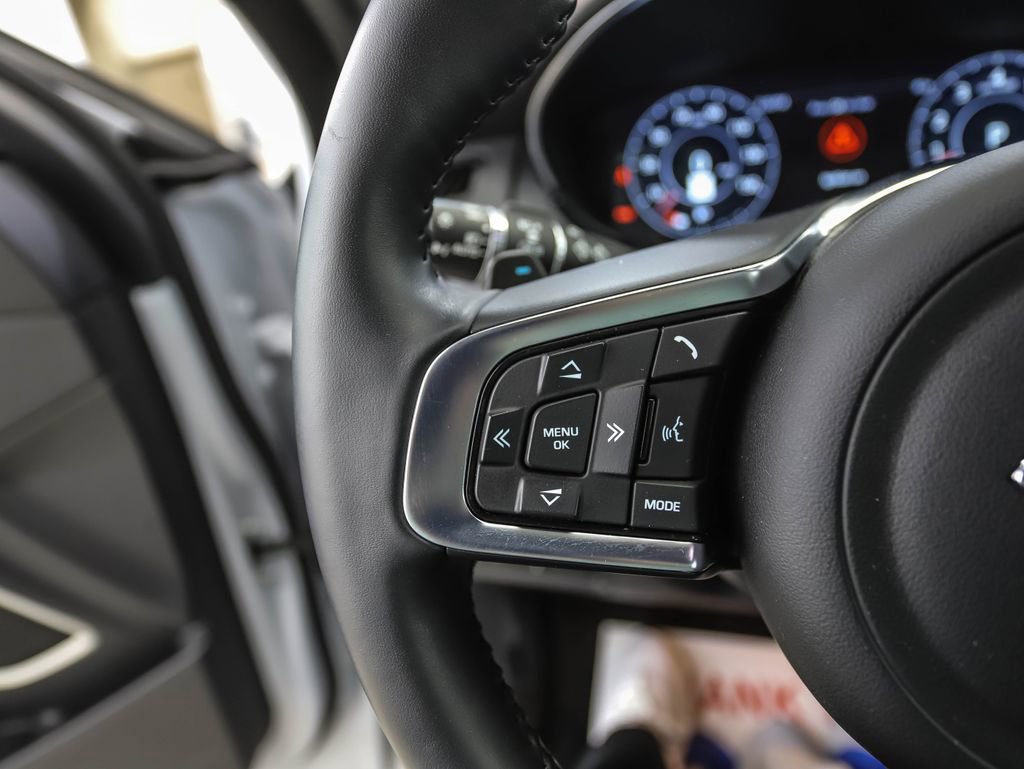 Used 2020 Jaguar E-PACE Checkered Flag AWD/4WD image 12