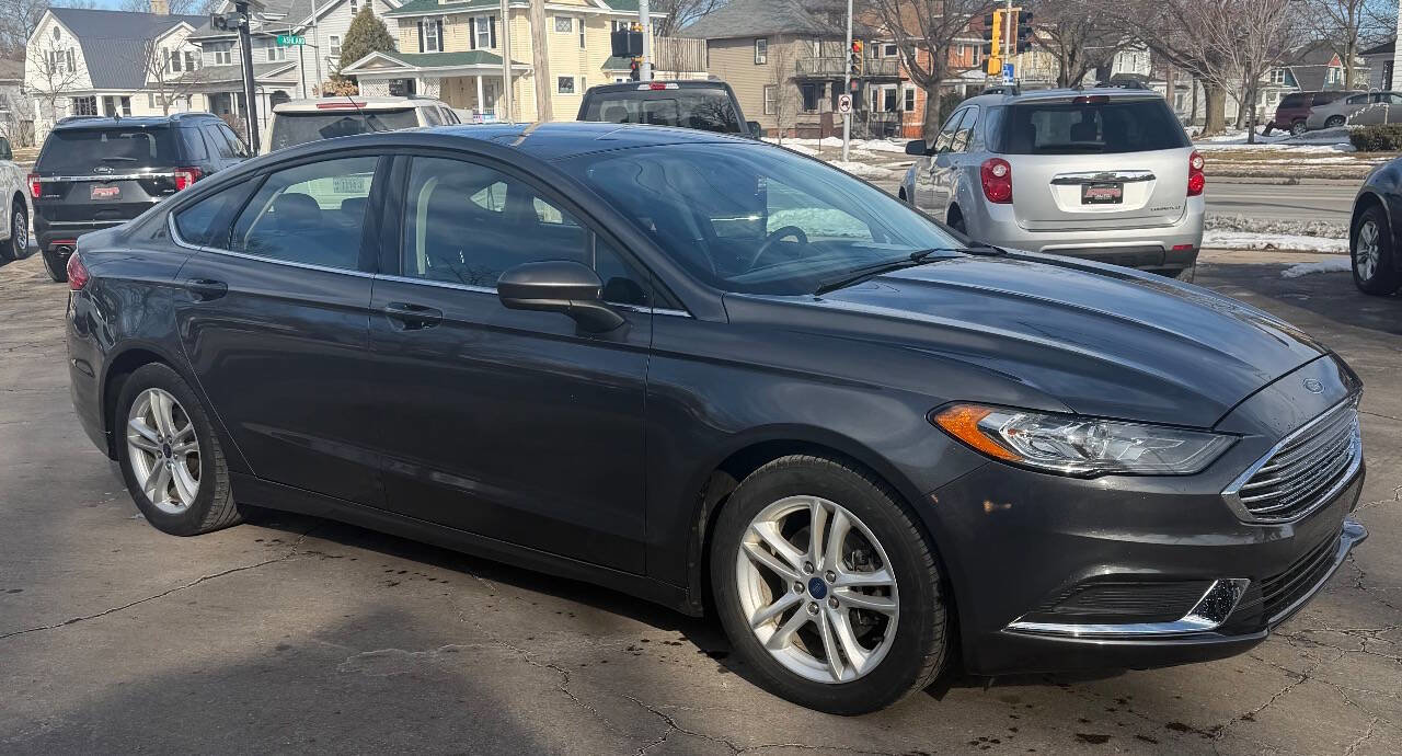 Used 2018 Ford Fusion SE image 8
