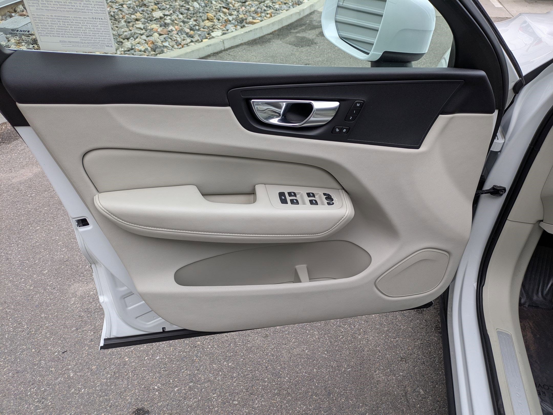 Certified 2023 Volvo XC60 B5 Core image 12