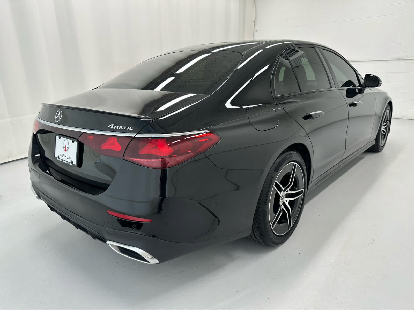 Used 2025 Mercedes-Benz E 350 4MATIC Sedan image 6
