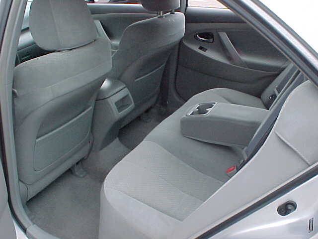 Used 2009 Toyota Camry LE FWD image 12