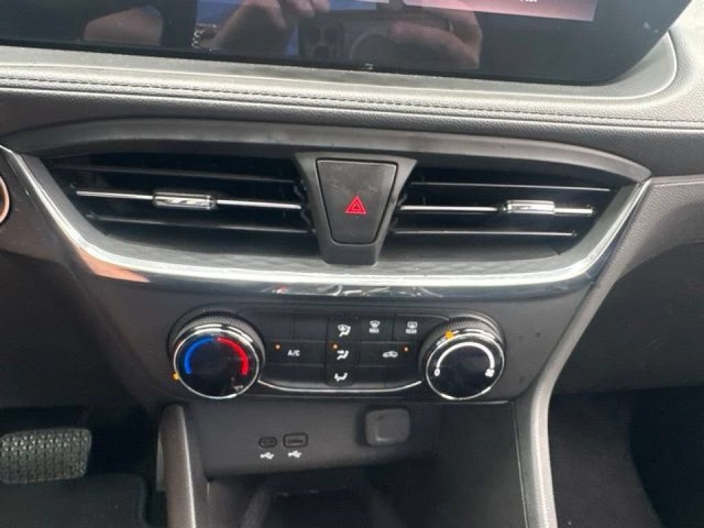 Used 2025 Buick Encore GX Preferred FWD image 29