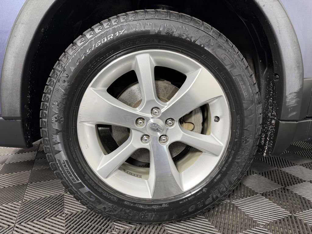 Used 2014 Subaru Outback 2.5i Limited w/ Moonroof Package AWD/4WD image 40