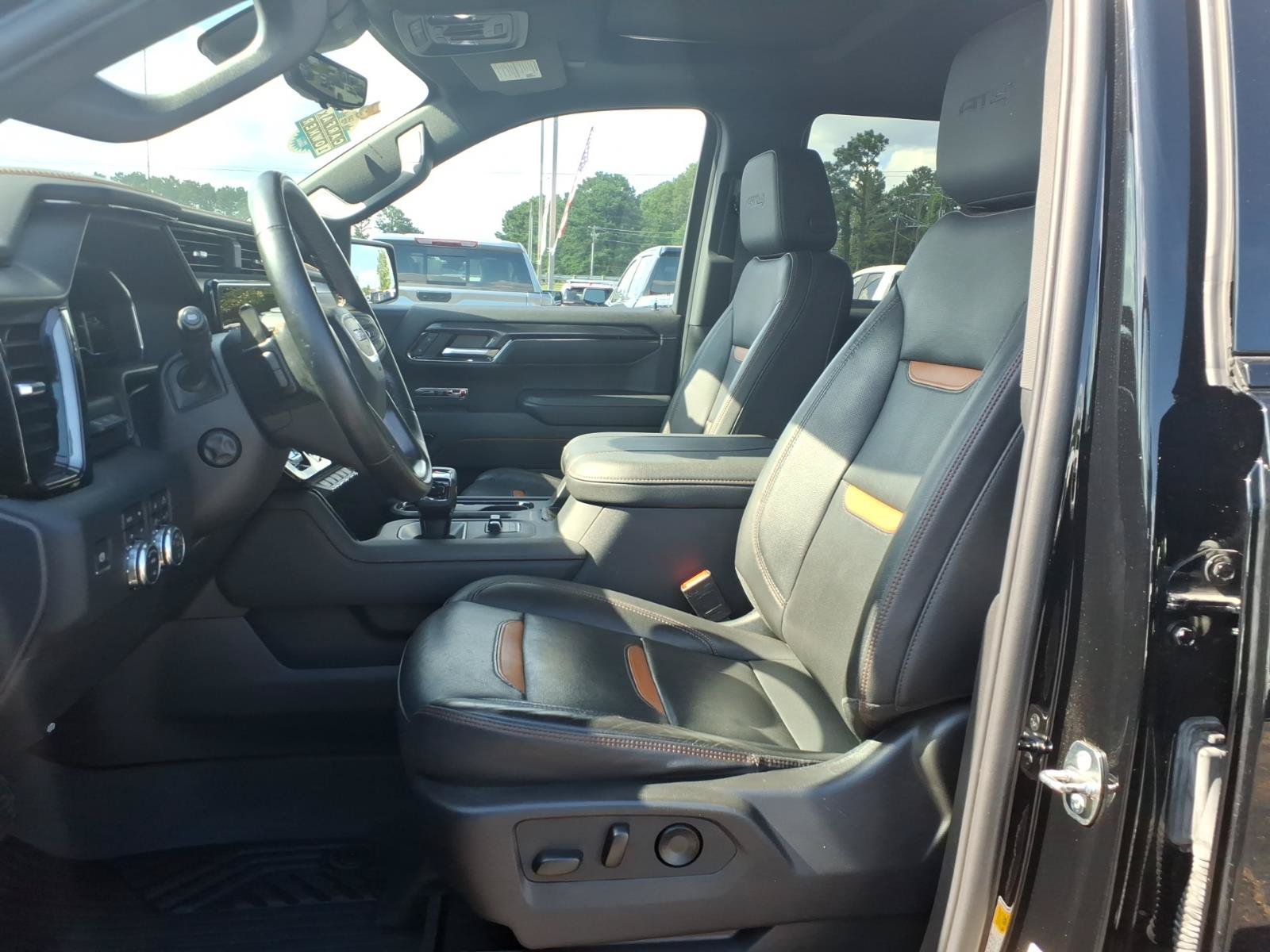 Used 2024 GMC Sierra 1500 AT4 w/ Technology Package AWD/4WD image 19