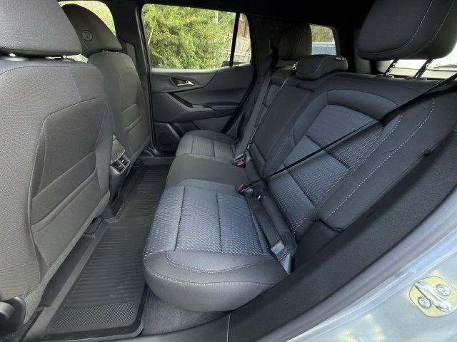 New 2027 Chevrolet Equinox LT w/ LPO, Floor Liner Package FWD image 18