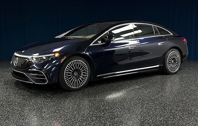 Used 2022 Mercedes-Benz EQS 580 4MATIC Sedan image 1