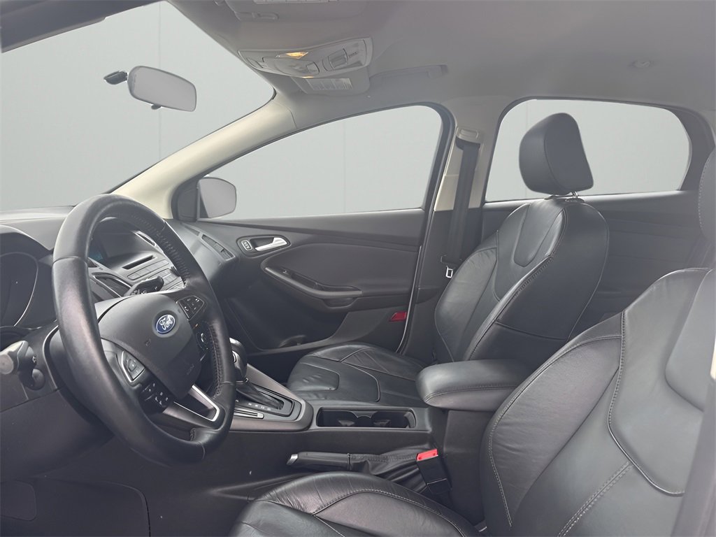 Used 2016 Ford Focus SE w/ Equipment Group 201A image 11