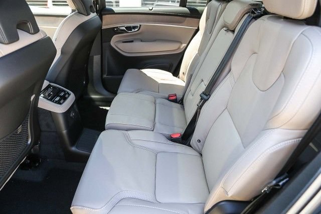 New 2026 Volvo XC90 T8 Ultra w/ Protection Package Premier AWD/4WD image 18