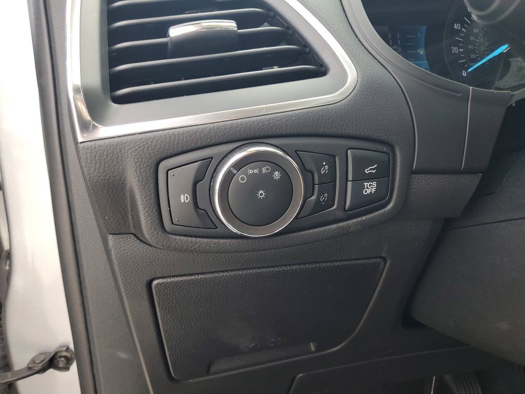 Used 2024 Ford Edge Titanium image 17