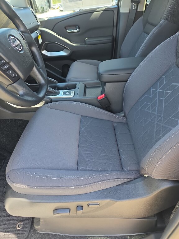 New 2026 Nissan Frontier SV image 5