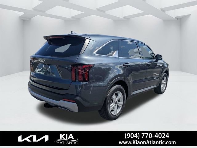 Used 2024 Kia Sorento LX image 3