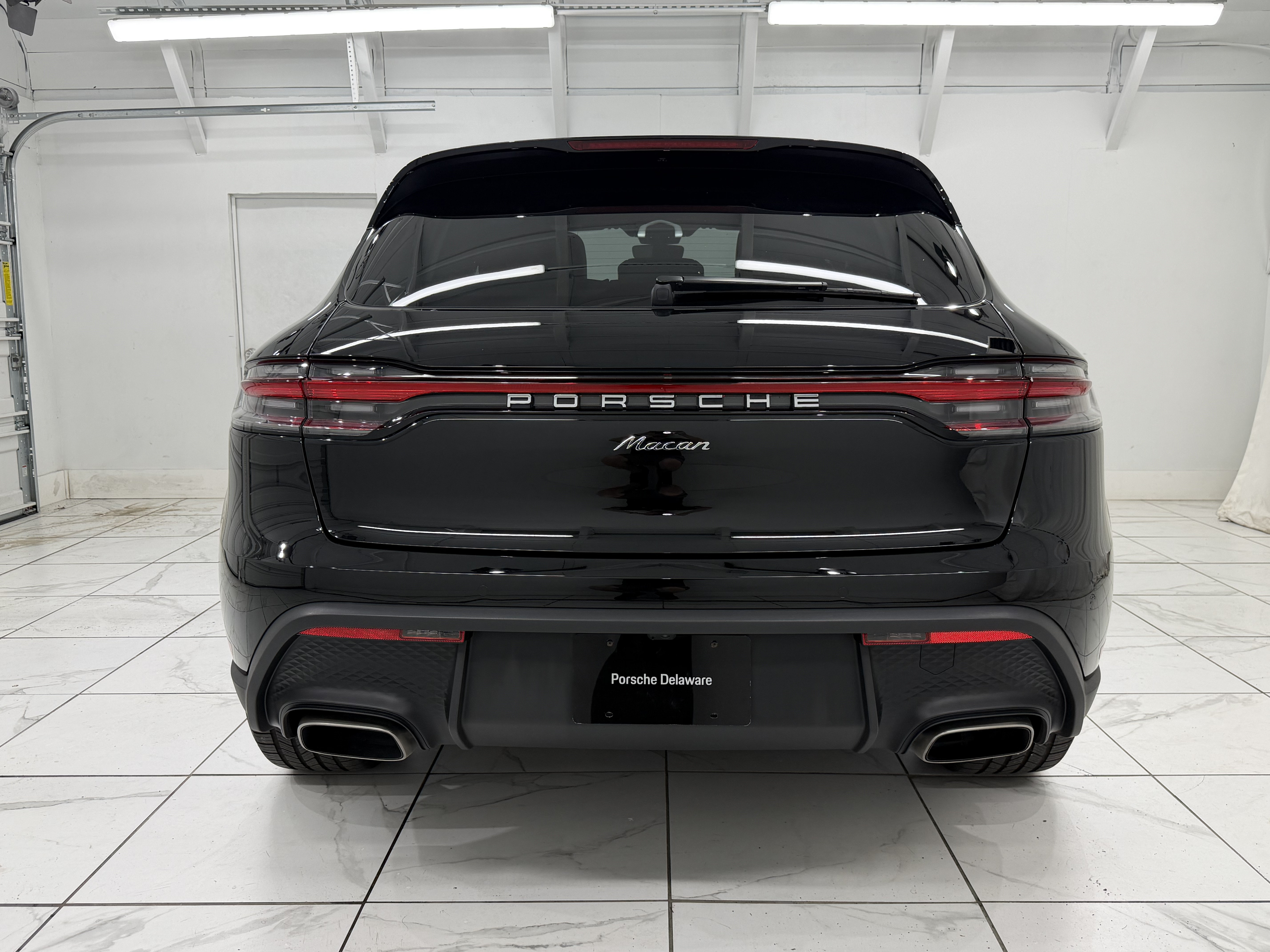 Certified 2026 Porsche Macan AWD/4WD image 13