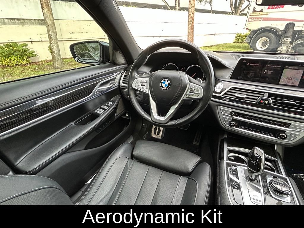 Used 2019 BMW 740i w/ Executive Package RWD image 9