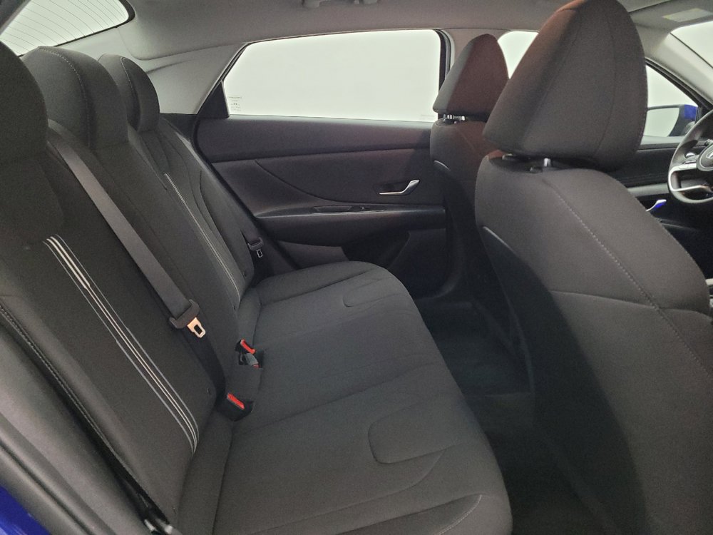 Used 2022 Hyundai Elantra SEL FWD image 19