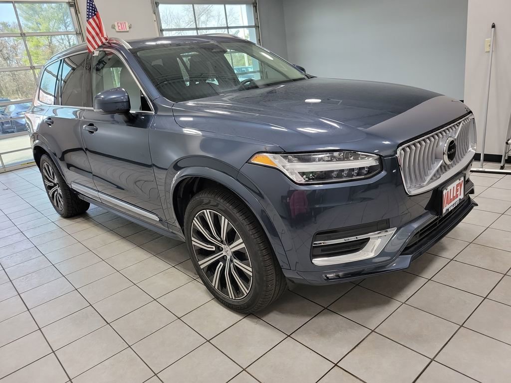 Used 2025 Volvo XC90 B5 Core image 30