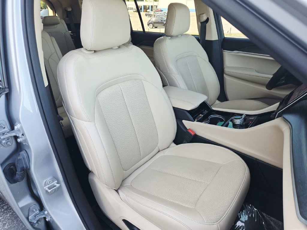 Used 2021 Jeep Grand Cherokee L Limited w/ Luxury Tech Group II AWD/4WD image 18