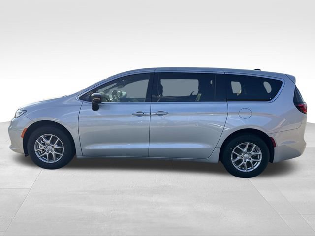 New 2026 Chrysler Pacifica Select image 5