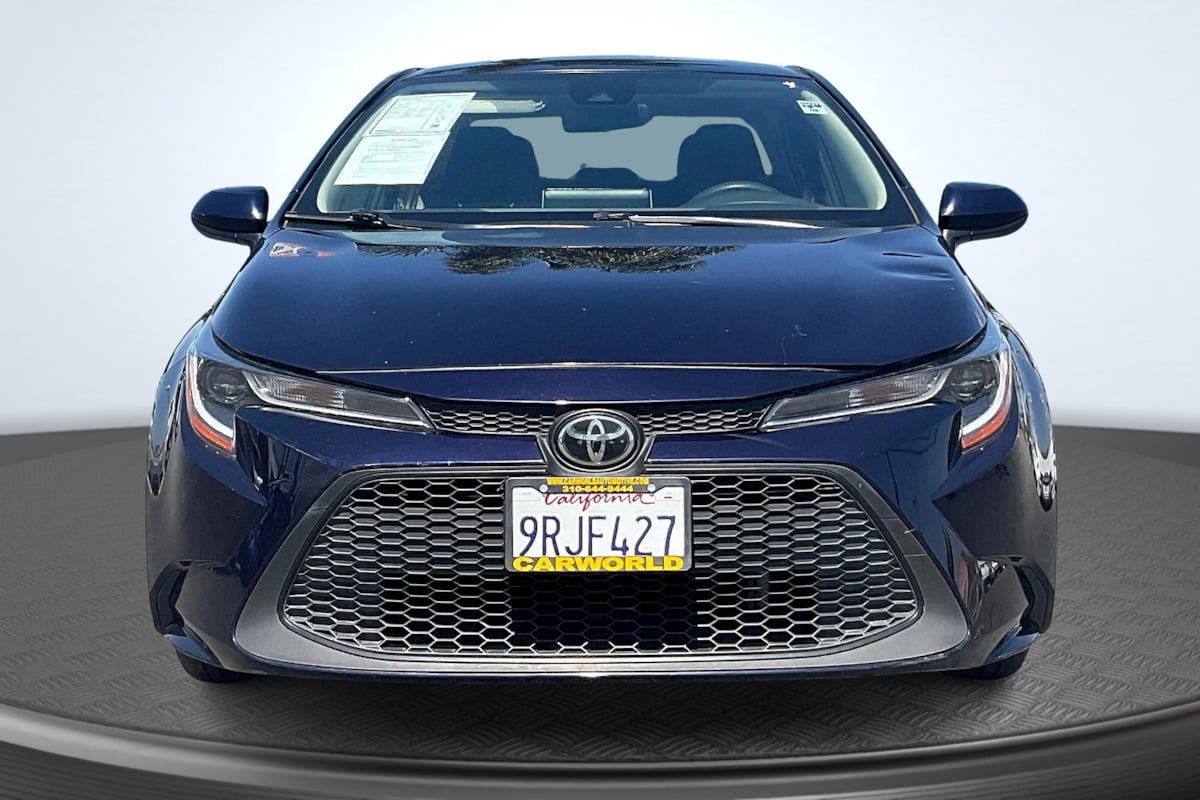 Used 2020 Toyota Corolla LE FWD image 3