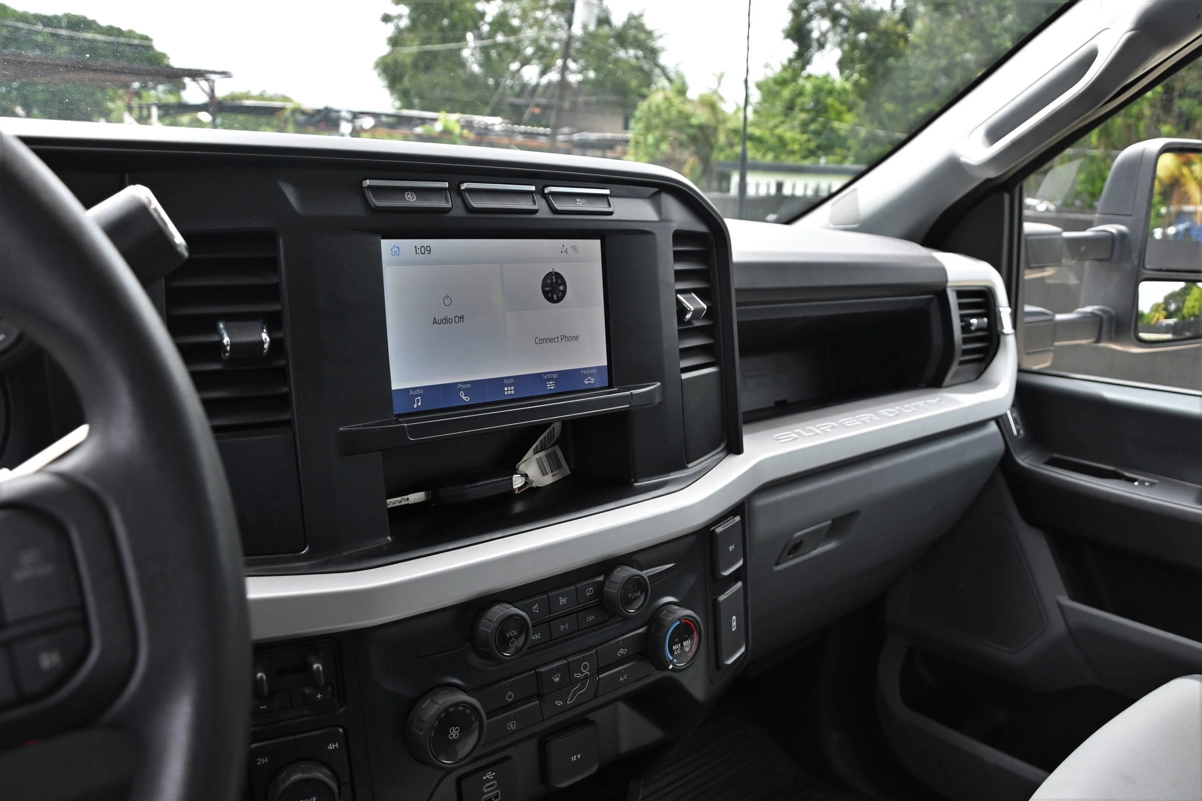 Used 2023 Ford F250 XL AWD/4WD image 13