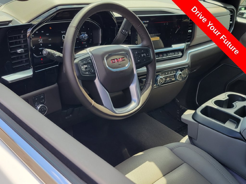 Used 2026 GMC Sierra 1500 SLT RWD image 5