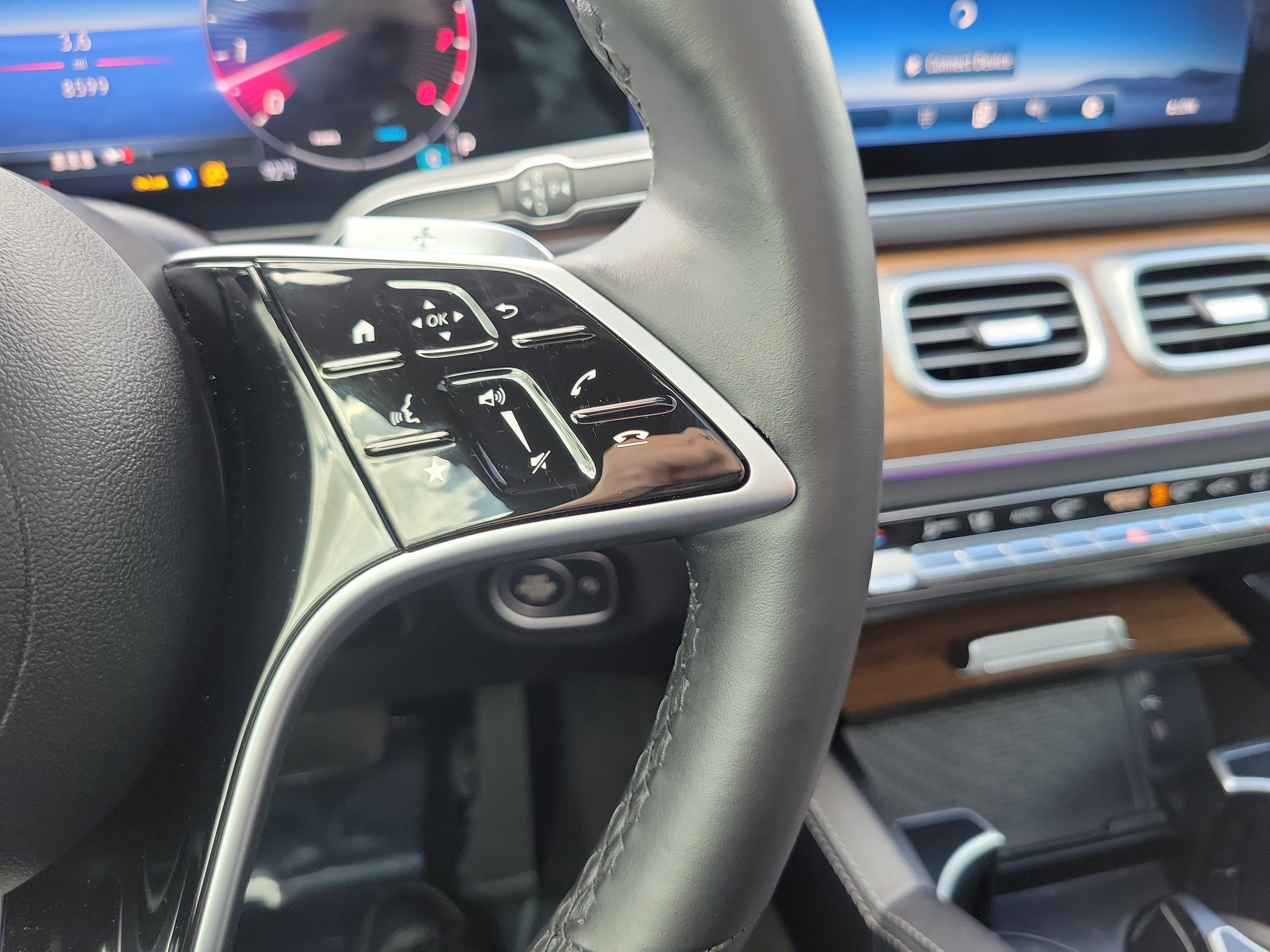 Used 2025 Mercedes-Benz GLE 580 4MATIC image 21