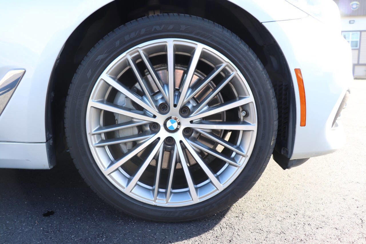 Used 2017 BMW 530i RWD image 12