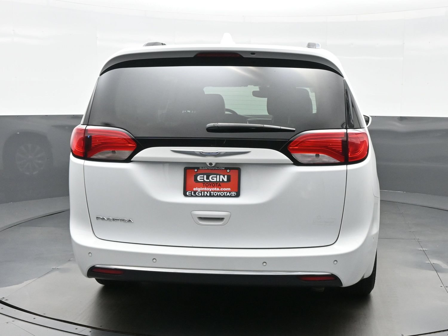 Used 2018 Chrysler Pacifica Touring-L Plus w/ Advanced Safetytec Group FWD image 5