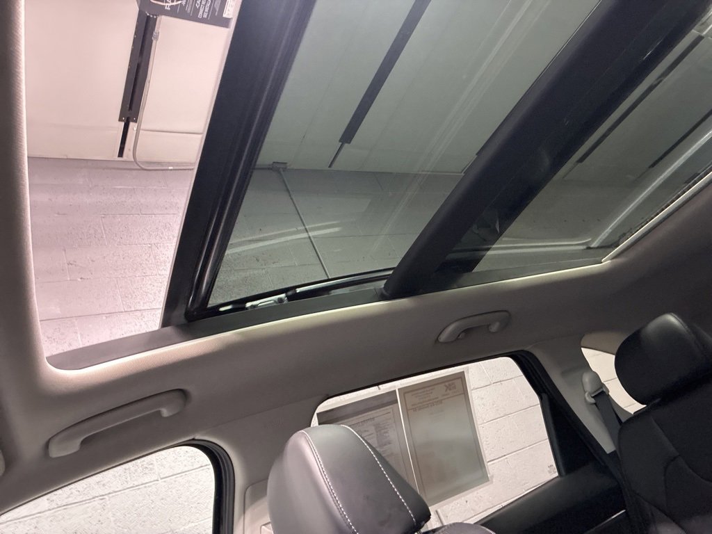 Used 2023 Kia Sorento SX image 25