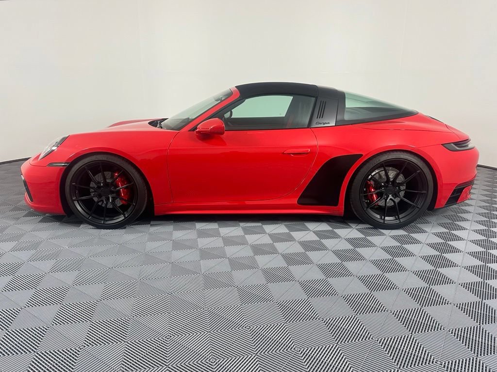 Used 2024 Porsche 911 Targa 4 AWD/4WD image 2