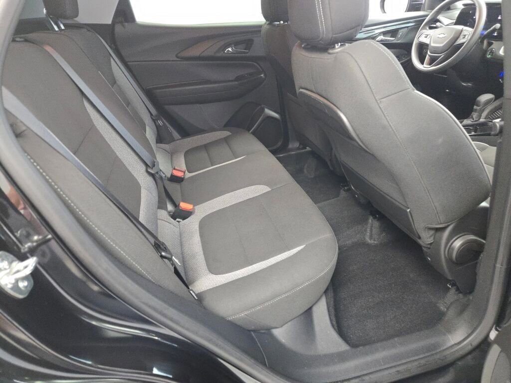 Used 2024 Chevrolet TrailBlazer LT AWD/4WD image 11