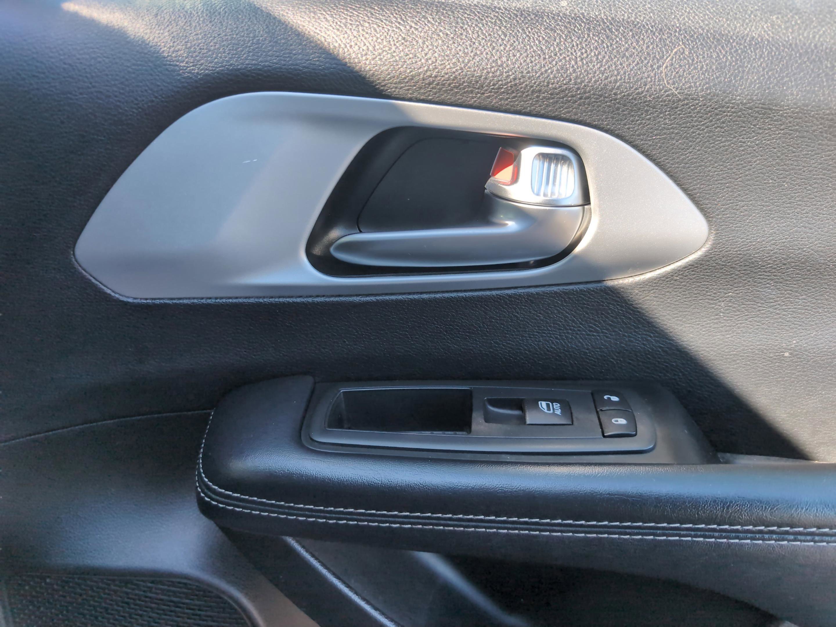 Used 2019 Chrysler Pacifica Limited w/ S Appearance Package image 22