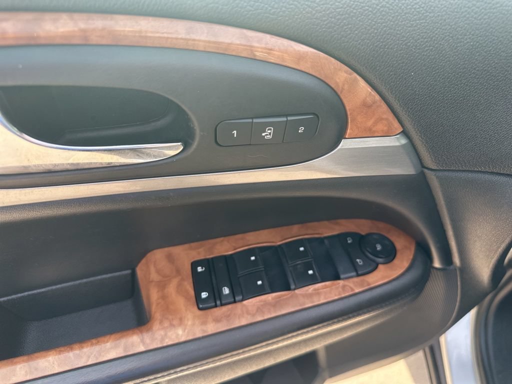 Used 2012 Buick Enclave Leather AWD/4WD image 19