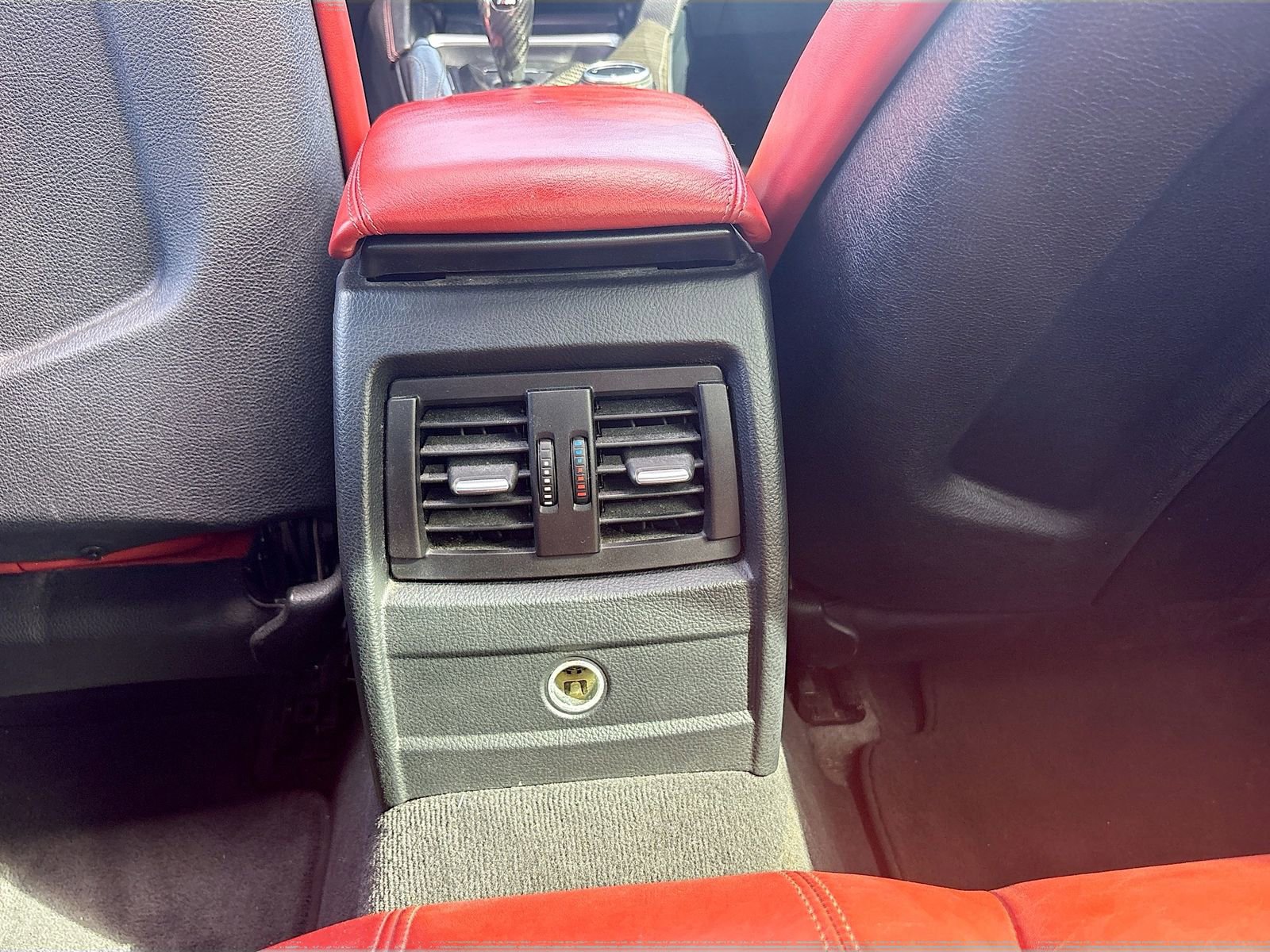 Used 2015 BMW M4 Coupe image 25