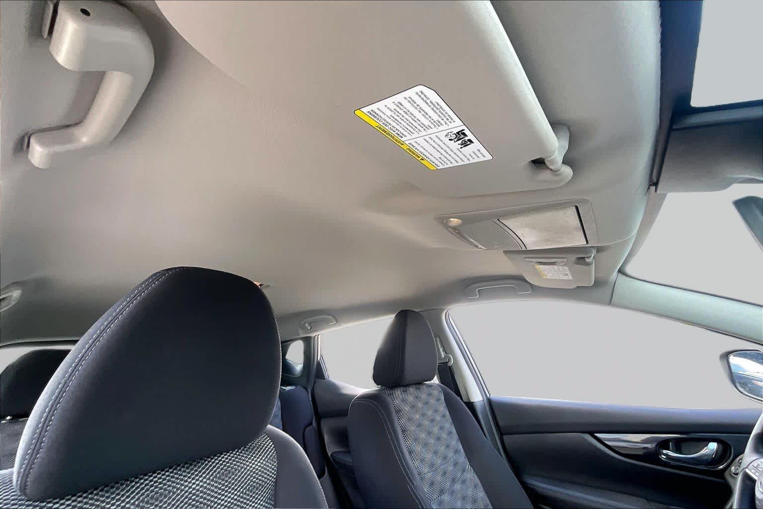 Used 2020 Nissan Rogue Sport SV FWD image 13