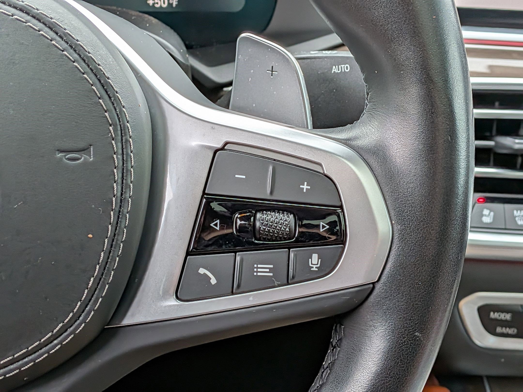 Used 2022 BMW X6 M50i w/ Executive Package image 15