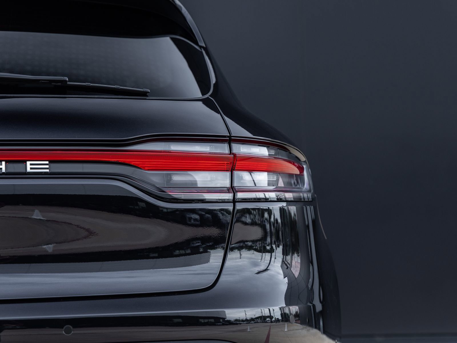 Certified 2022 Porsche Macan S image 14