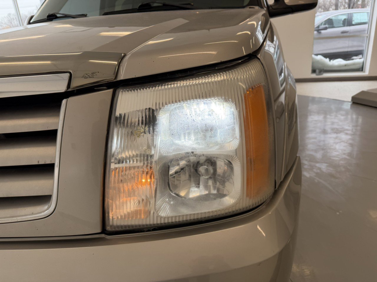 Used 2004 Cadillac Escalade ESV AWD image 28